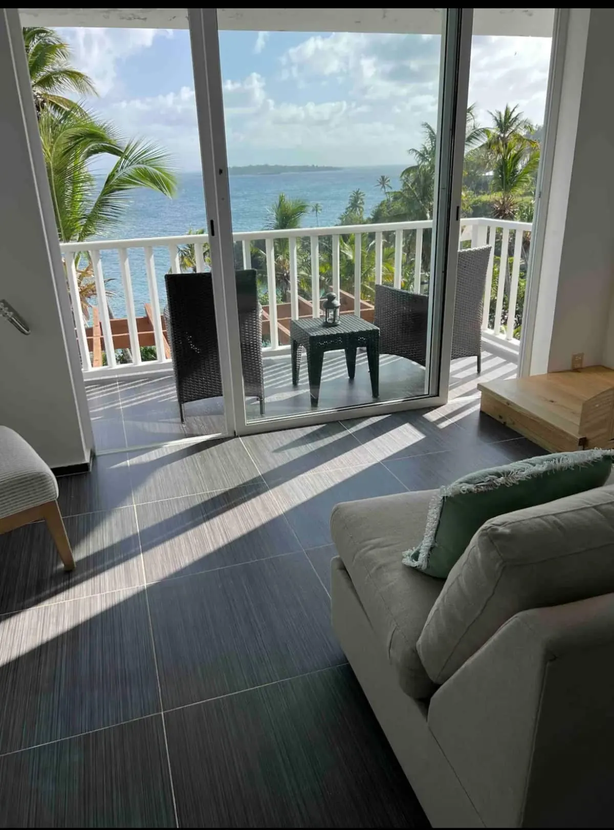 XIV-301 Oceanfront Retreat, apartment for rent at Vista Mare, Samaná – photo 5 of 14